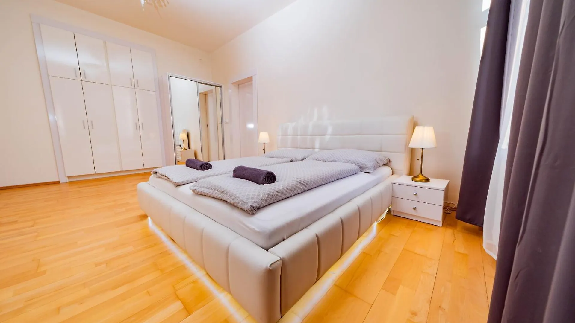 5 Bob'S Apartment - 2 Bedrooms With King Size Beds براغ